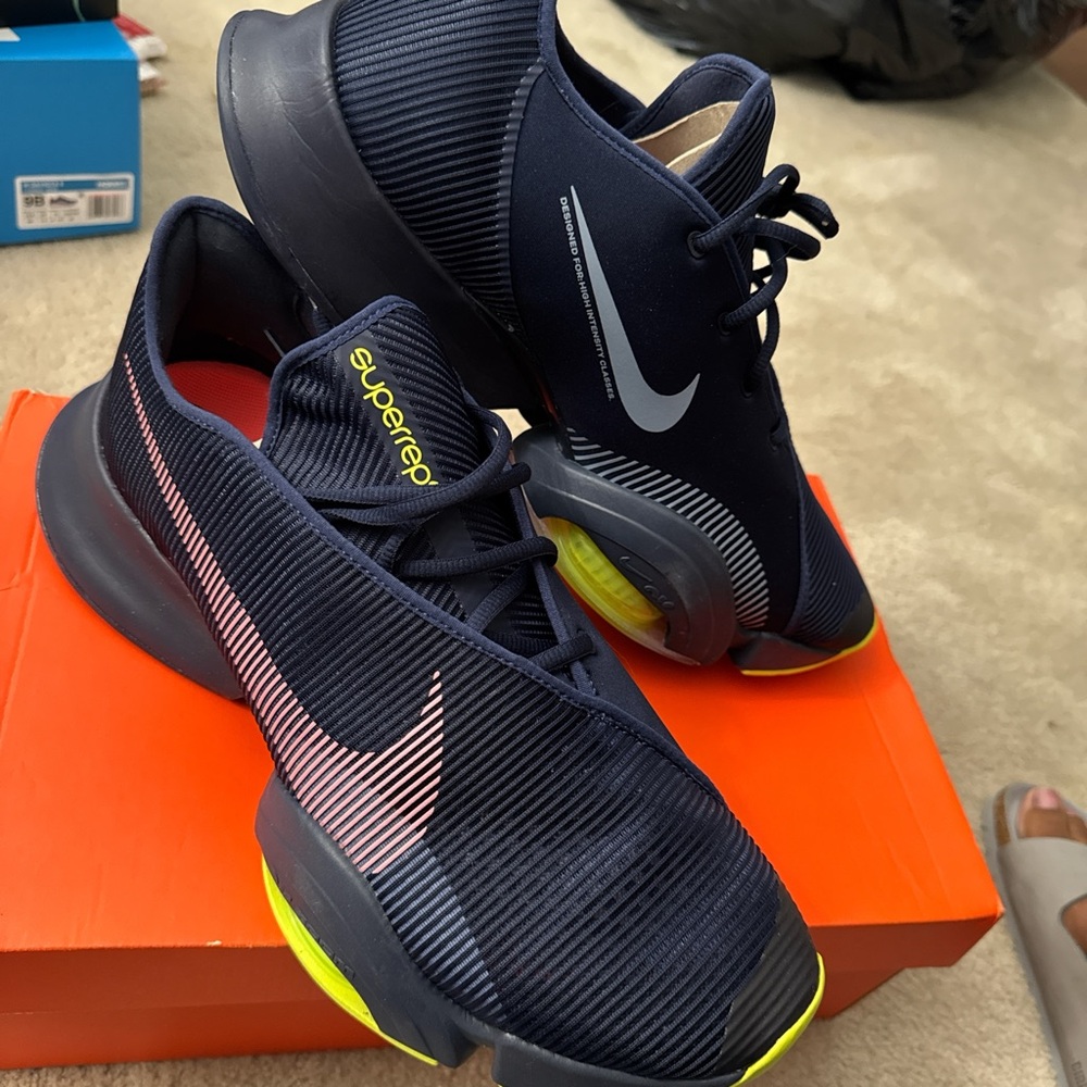 Nike Men's Navy and Neon Yellow Athletic Shoes